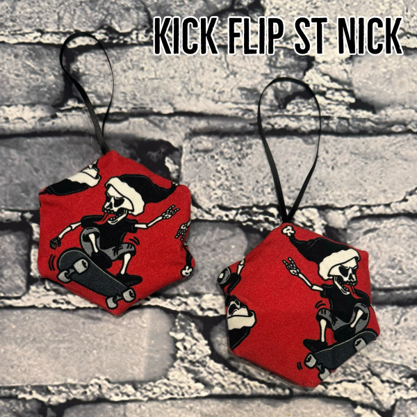 FIVER FRIDAY - Set Of 2 Christmas Baubles - Image 12
