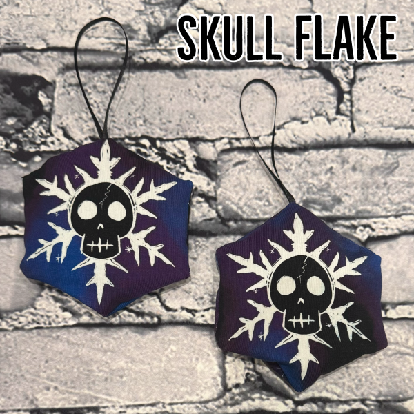 FIVER FRIDAY - Set Of 2 Christmas Baubles - Image 2